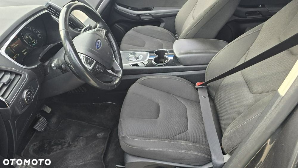 Ford S-Max - 13