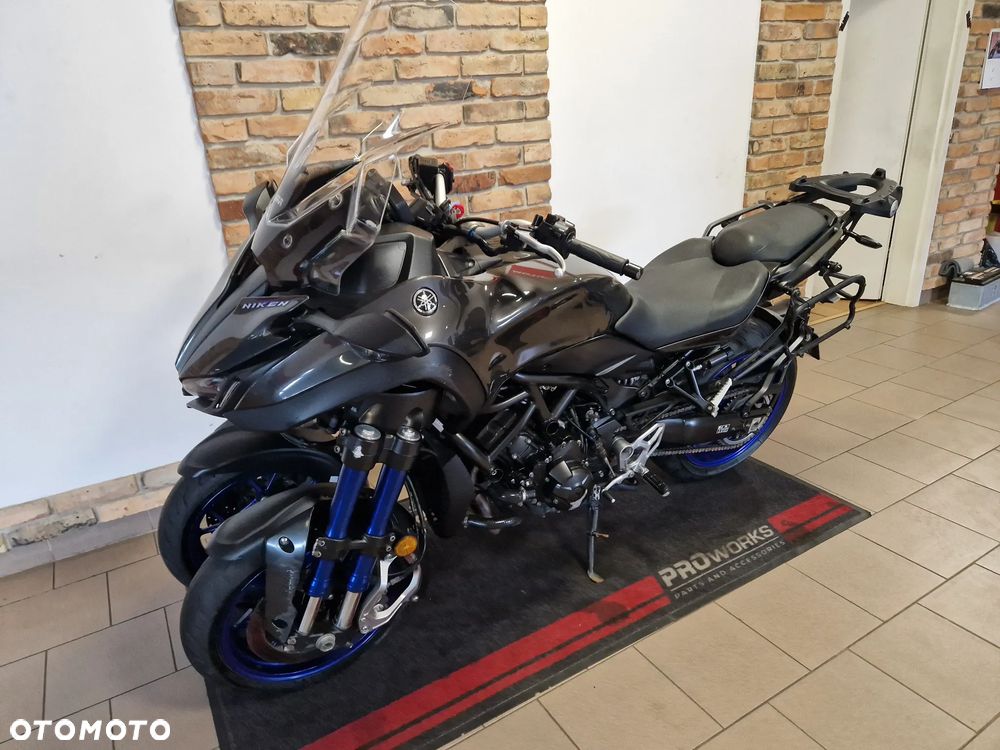 Yamaha NIKEN - 4