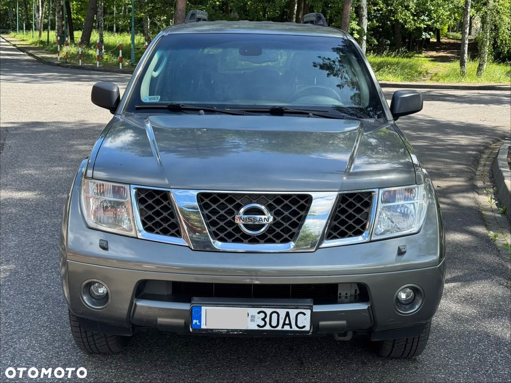 Nissan Pathfinder 2.5 D XE - 5