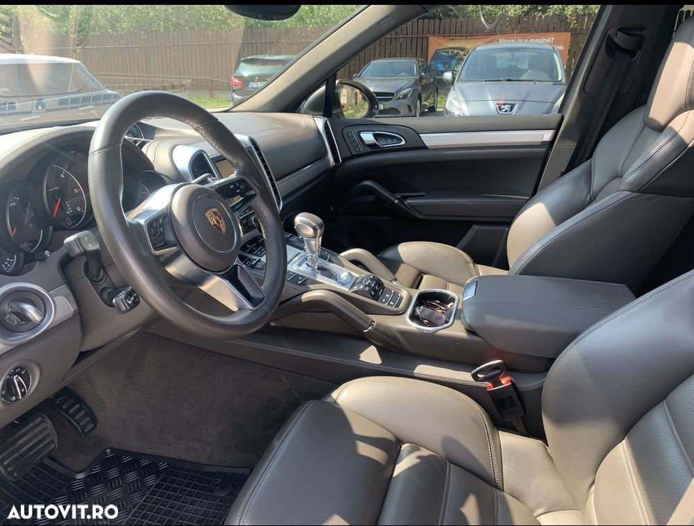 Porsche Cayenne - 14