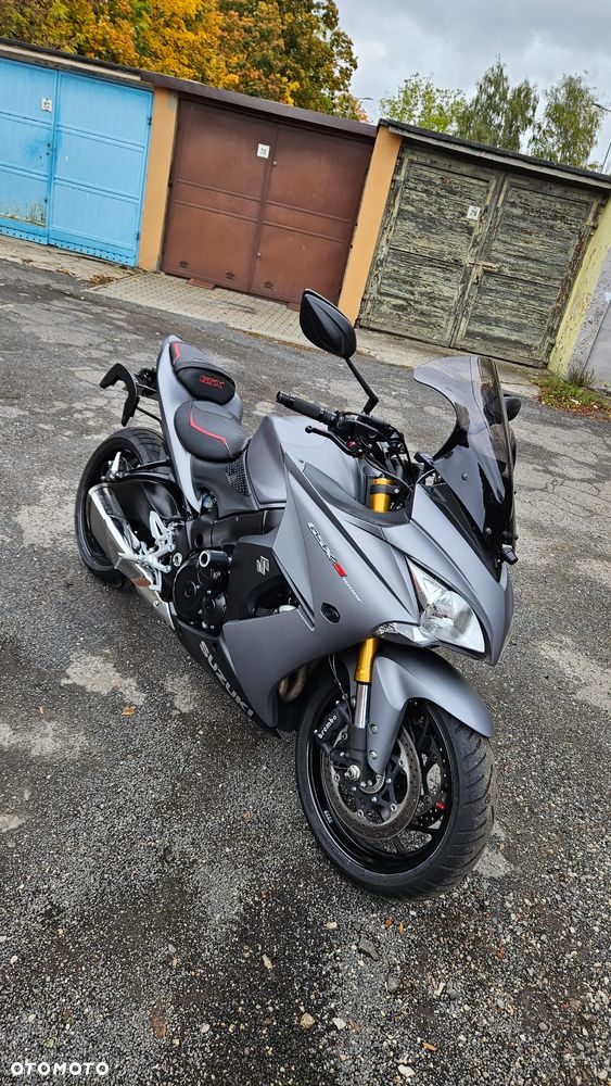 Suzuki GSX 1000 - 6