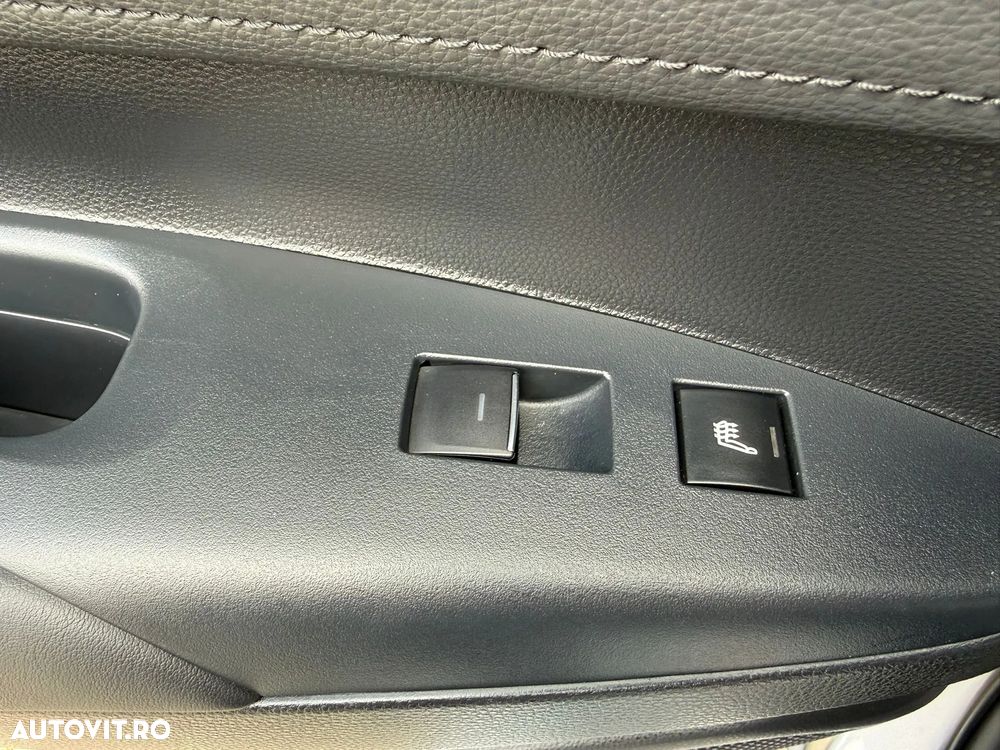 Toyota Corolla Sedan 1.8 HSD Exclusive - 18