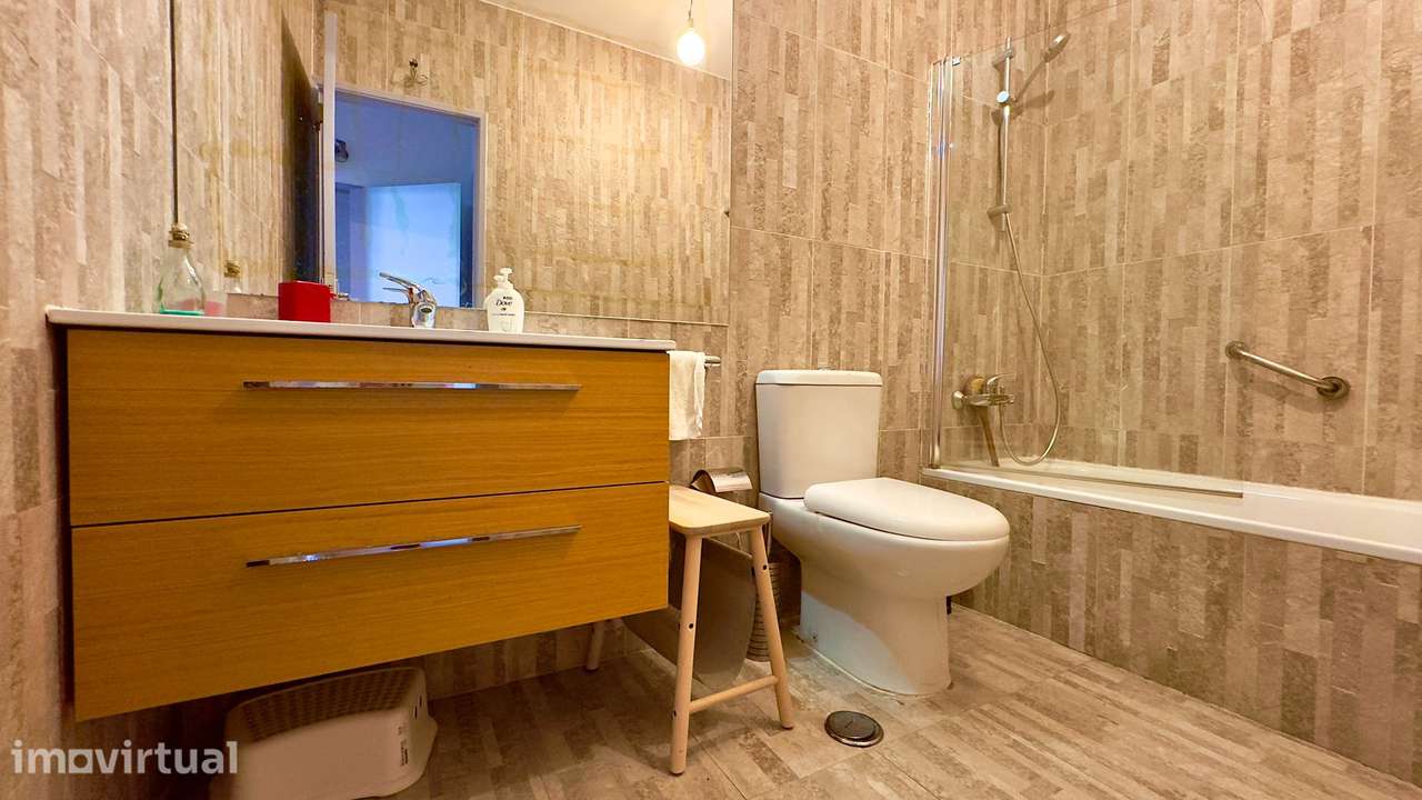 Apartamento T2+1 - 110 m2 - equipado e mobilado - Misericórdia - Grande imagem: 2/15