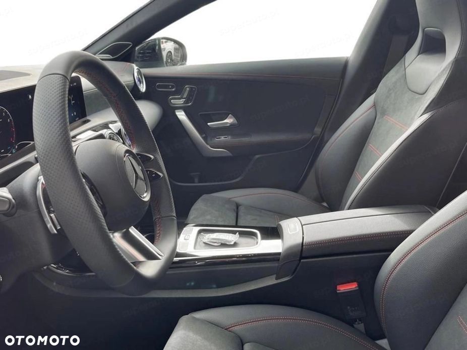 Mercedes-Benz CLA - 6