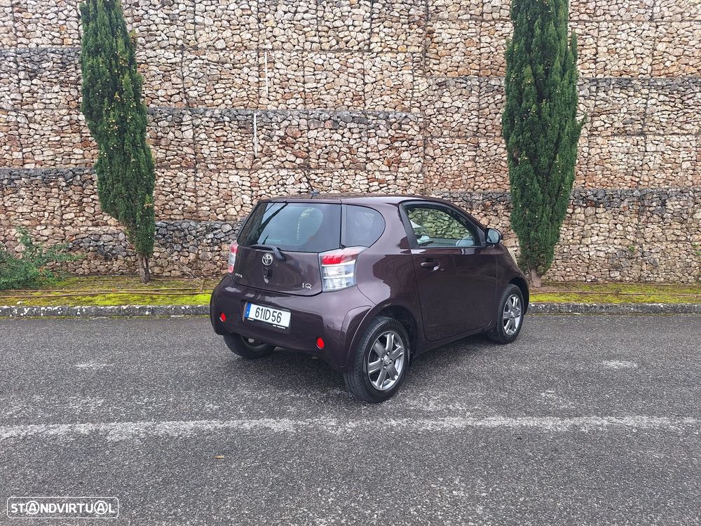 Toyota iQ 1.0 VVT-i 2 - 18