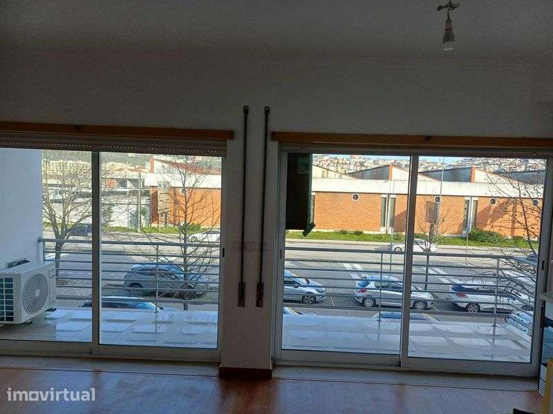 Apartamento T0 C/ Garagem Fórum de Coimbra/Portugal dos Pequenitos - Grande imagem: 5/12