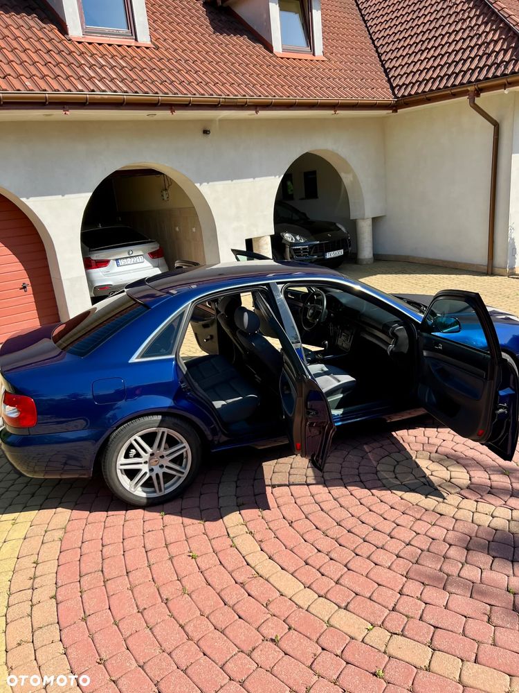 Audi A4 Limousine 1.8 - 17