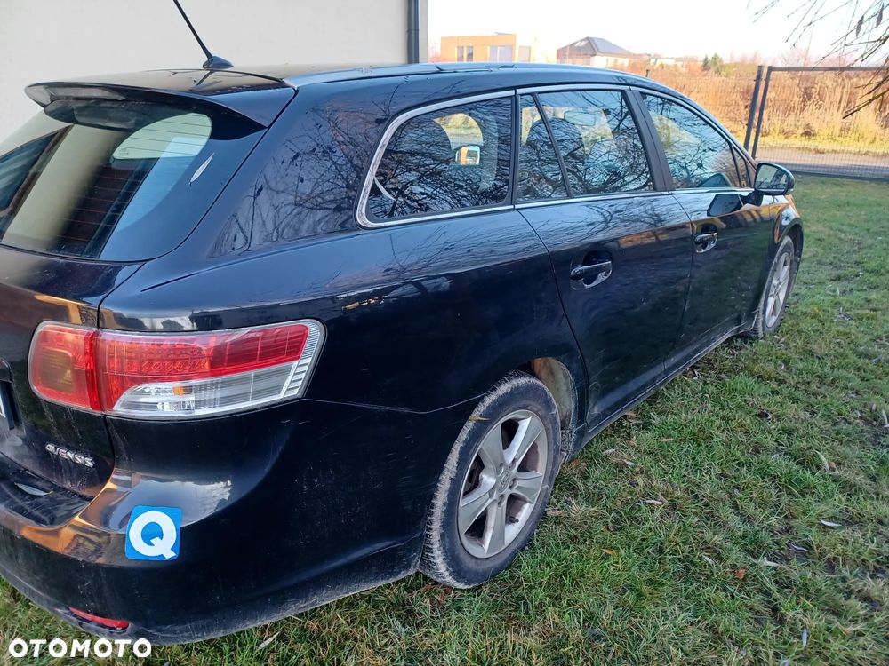 Toyota Avensis 2.0 D-4D - 16