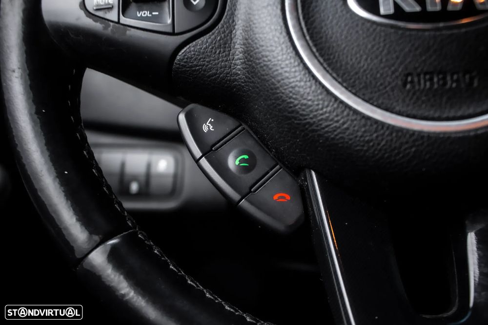 Kia Carens 1.7 CRDi ISG EX - 16