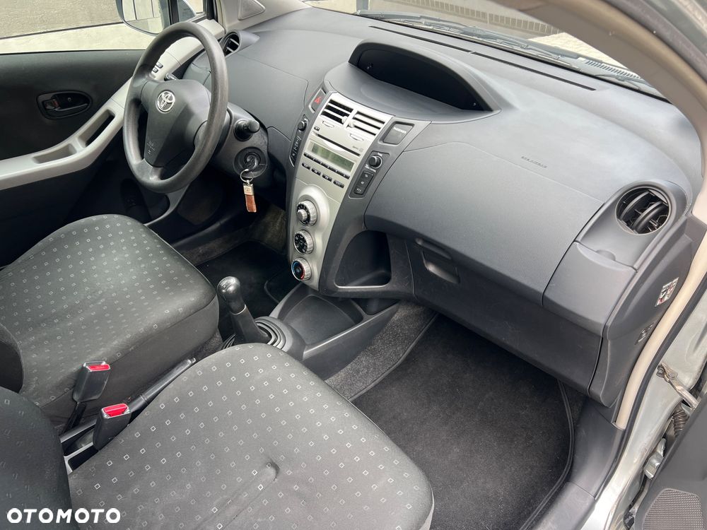 Toyota Yaris 1.0 Luna A/C - 8