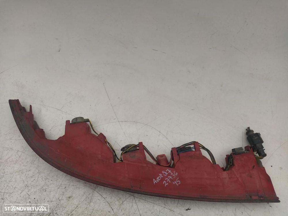 FAROLIM TRASEIRO ESQUERDO PARA-CHOQUES AUDI Q7 - 2