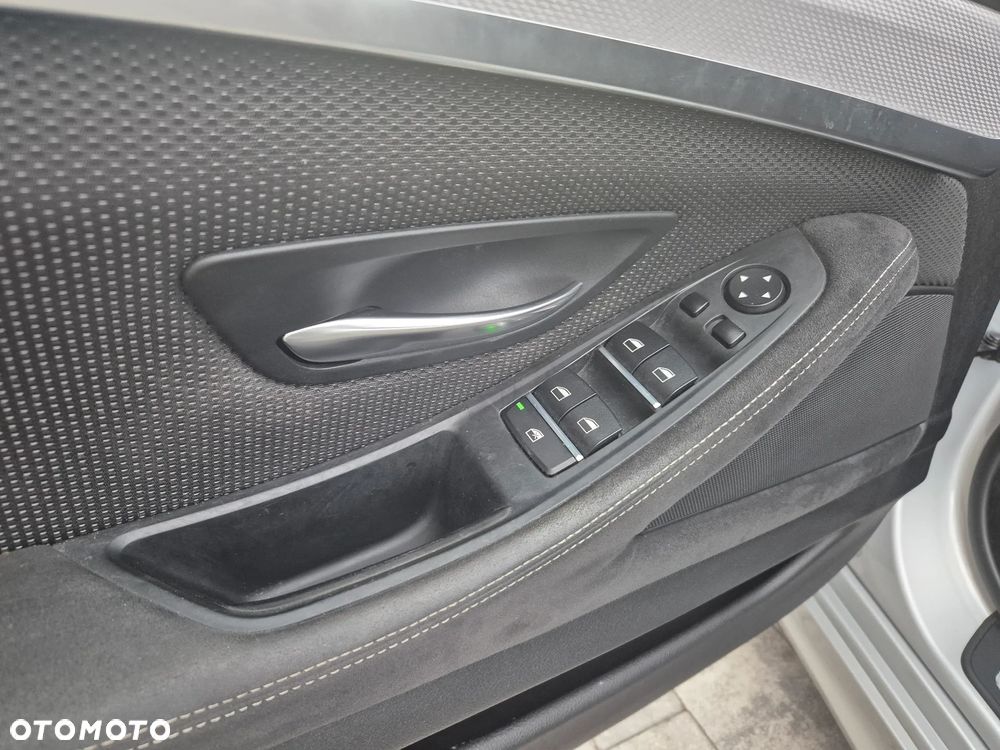 BMW Seria 5 520d xDrive M Sport Edition - 25