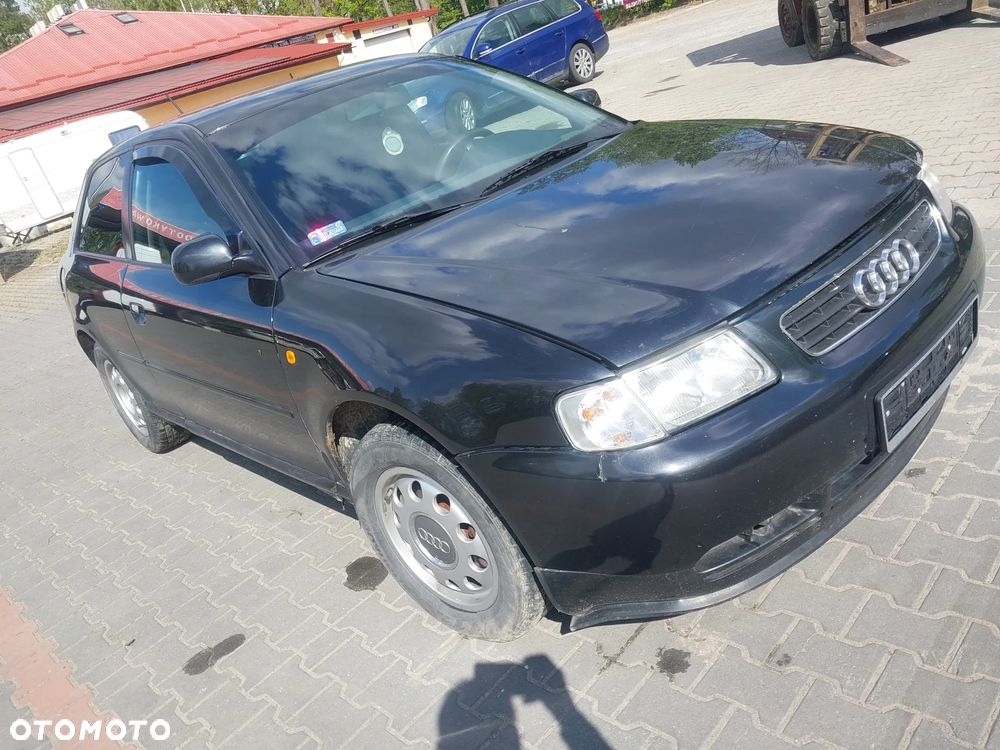 Audi A3 8L 3D silnik 1.8 20v AGN skrzynia biegów CZM drzwi zderzak błotnik klapa lusterko blenda maska LZ9U LZ9V maglownica belka szyba boczek alternator sprężarka przewód klimatyzacji radio kierownica fotel felgi przepustnica podszybie konsola CAŁY NA CZĘŚCI WSZYSTKIE CZĘŚCI - 3