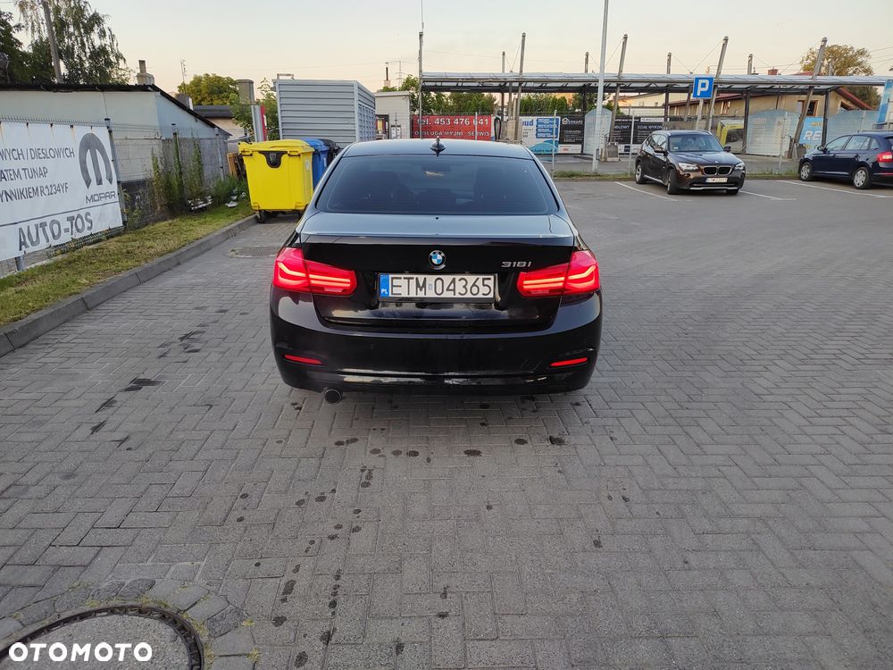 BMW Seria 3 318i - 4