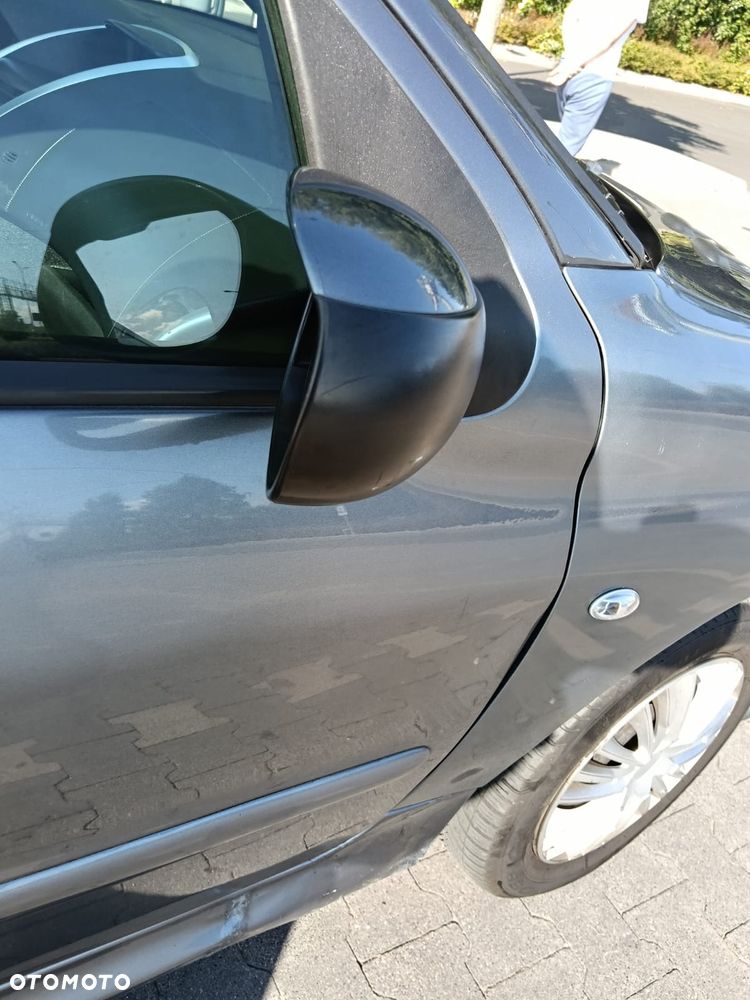 Peugeot 206 - 6