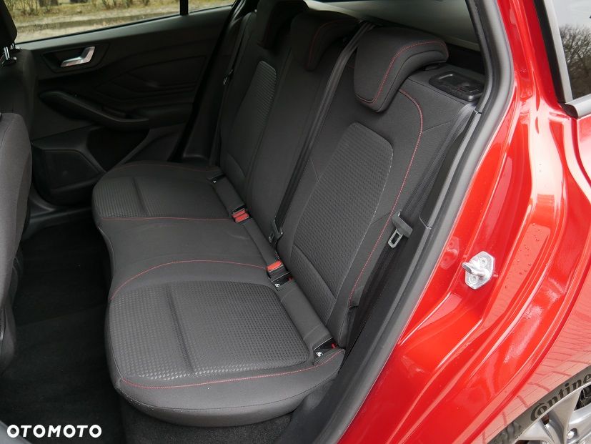 Ford Focus 1.5 EcoBlue STart-Stopp-System ST-LINE - 31