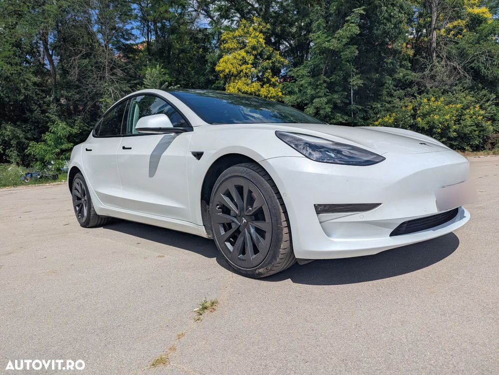 Tesla Model 3 - 2