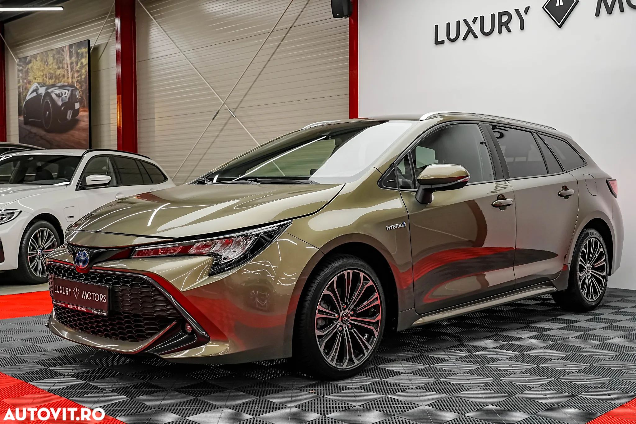 Toyota Corolla 1.8 Hybrid Touring Sports Business Edition - 1
