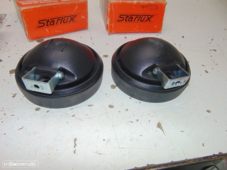 Antigos e clássicos jipes e outros faróis de nevoeiro - 8