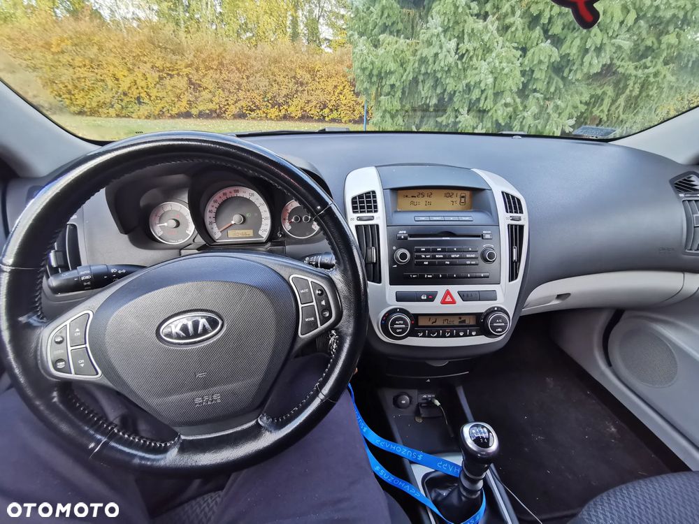 Kia Ceed 1.6 Comfort - 11