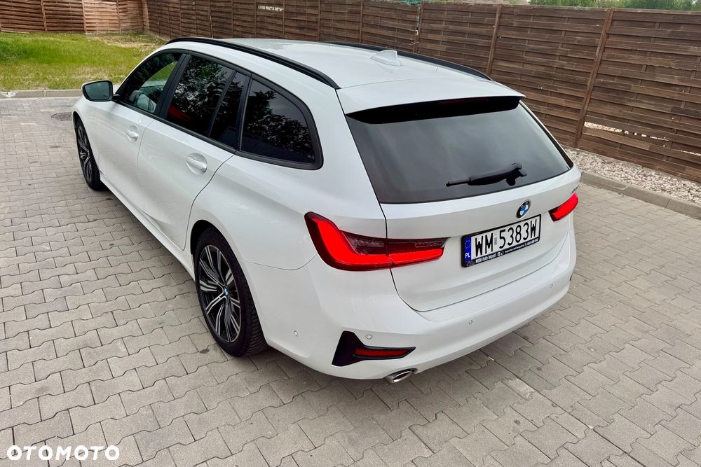 BMW Seria 3 330i Sport Line - 12