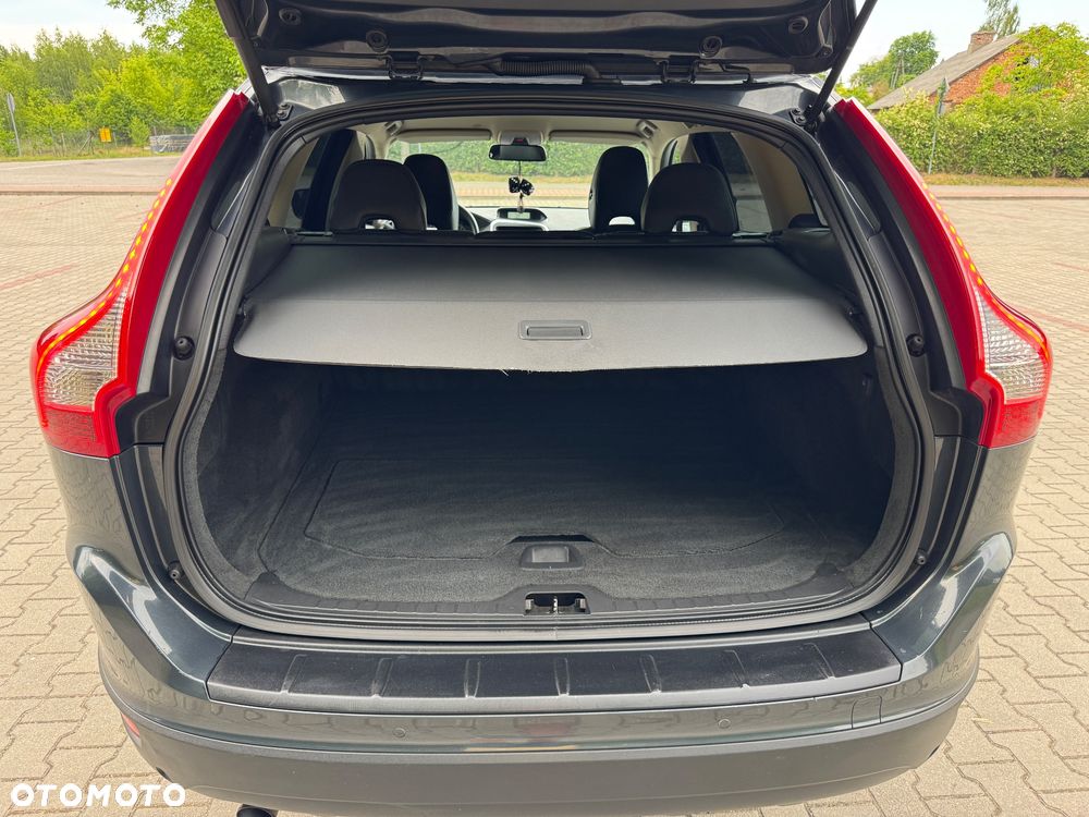 Volvo XC 60 2.4D Momentum - 12