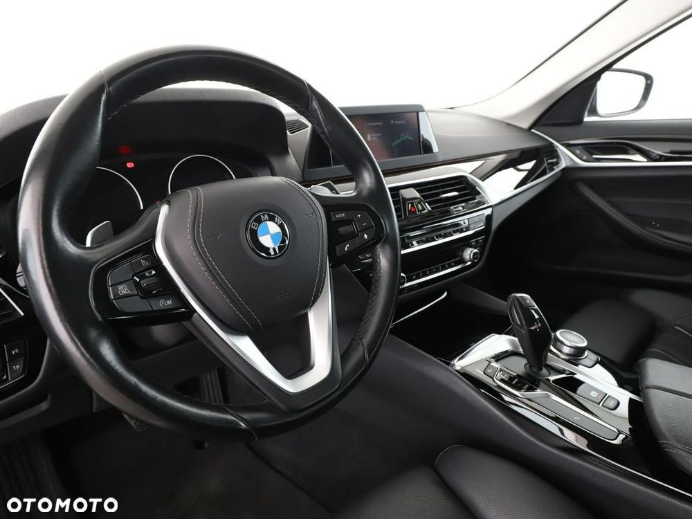 BMW Seria 5 520d Sport Line - 15