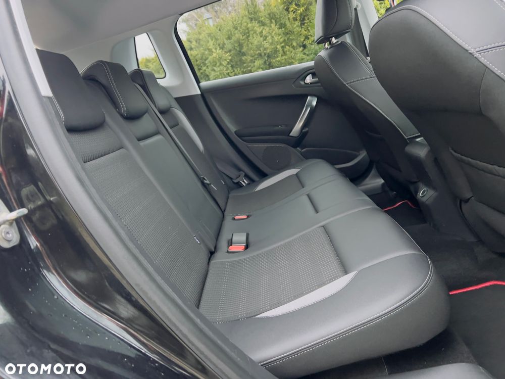 Peugeot 2008 1.6 BlueHDi Allure S&S - 25