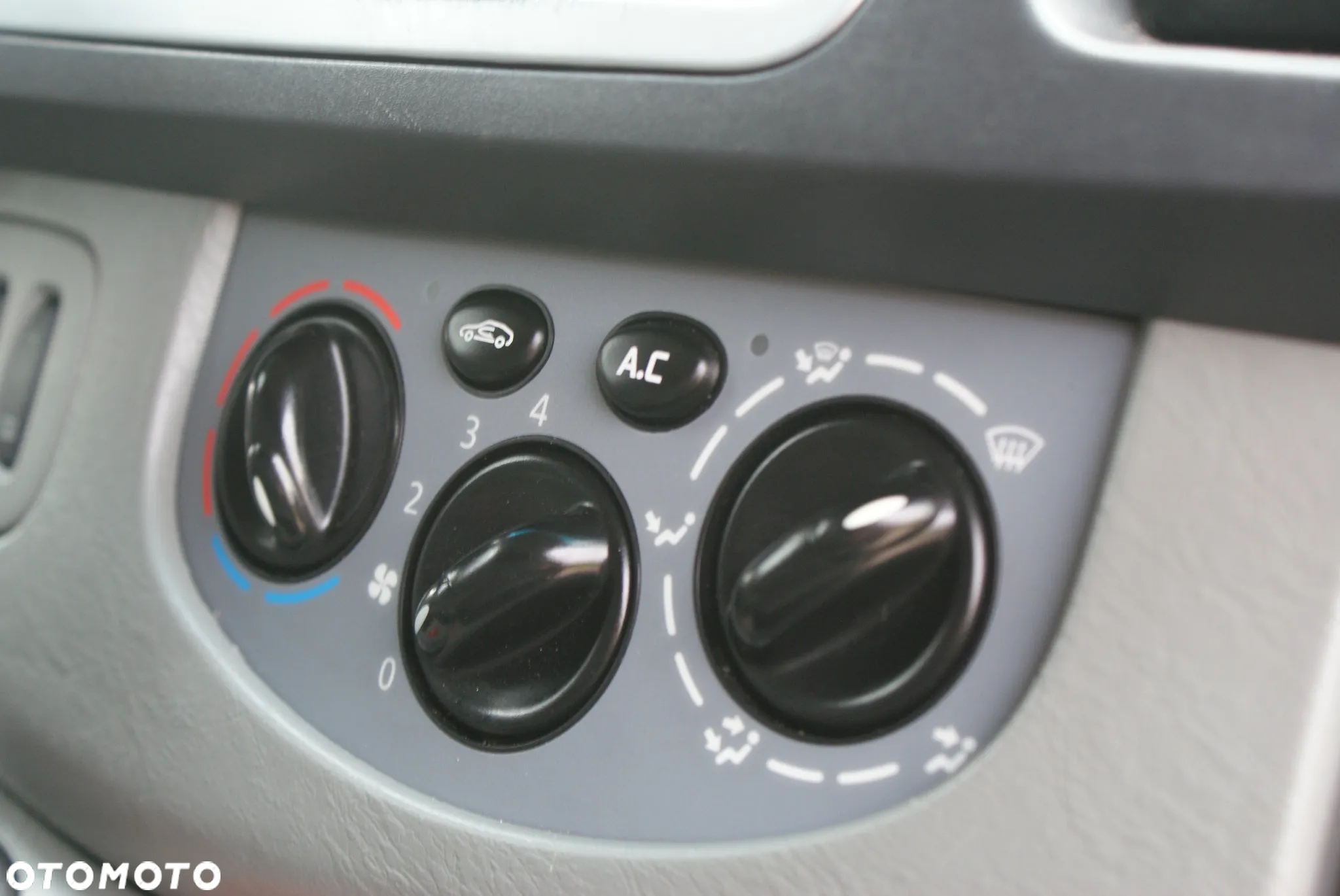 Opel Vivaro - 13
