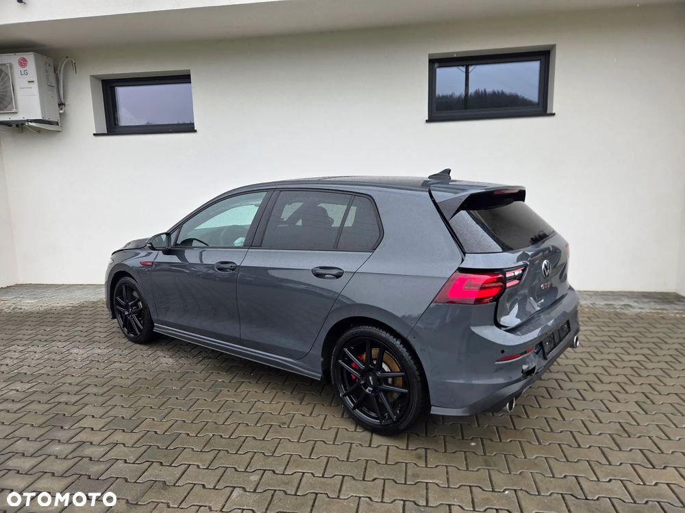 Volkswagen Golf - 20