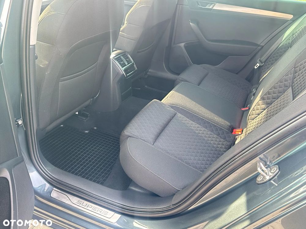 Skoda Superb 2.0 TDI DSG Ambition - 18