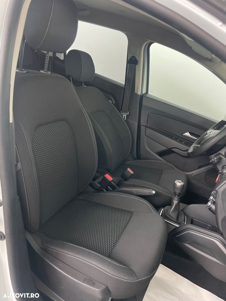 Dacia Duster 1.6 SCe 4WD Comfort - 23