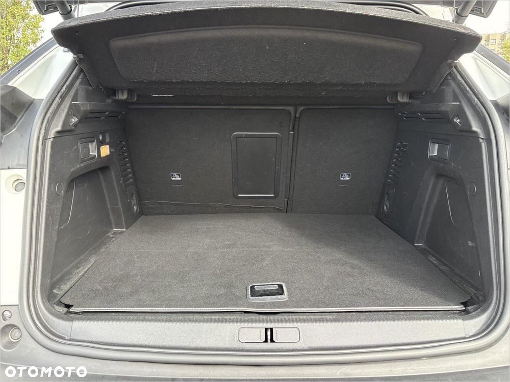 Peugeot 3008 1.6 PureTech Hybrid PHEV Allure Pack S&S EAT8 - 17