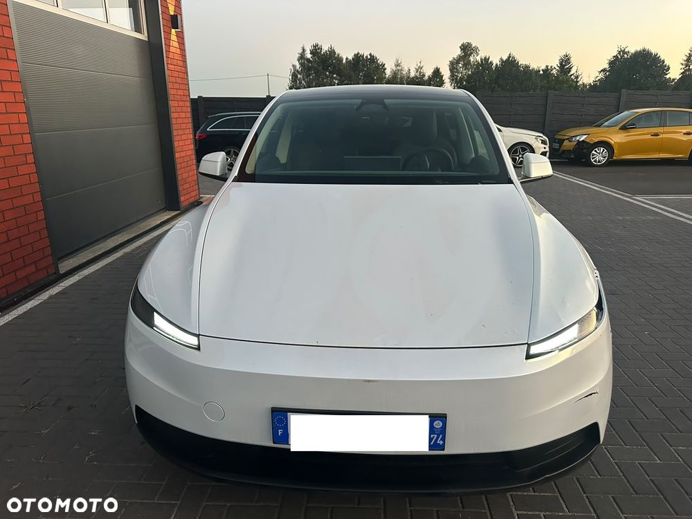 Tesla Model Y Standard - 9