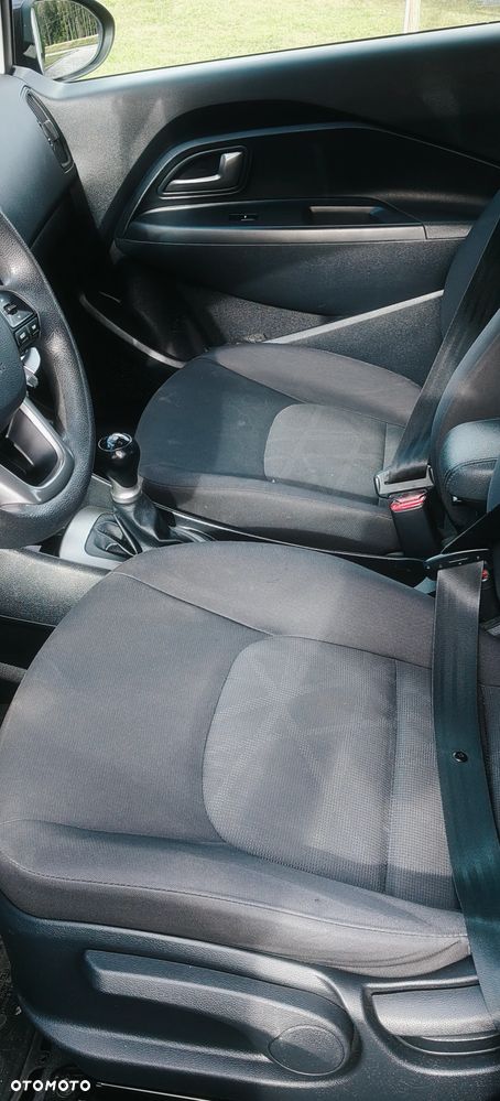 Kia Rio - 10