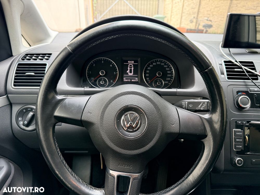 Volkswagen Touran 1.6 TDI DSG Trendline - 24