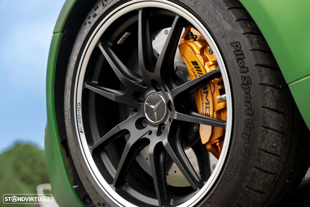 Mercedes-Benz AMG GT R - 11
