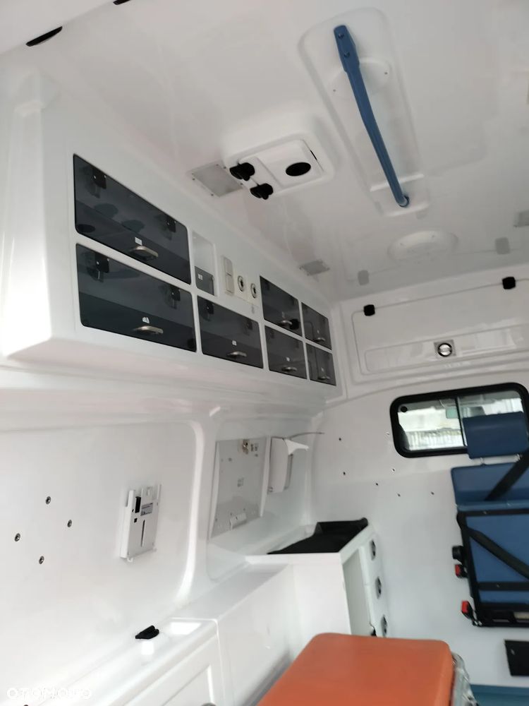 Volkswagen Transporter T6 DSG Lang - 12