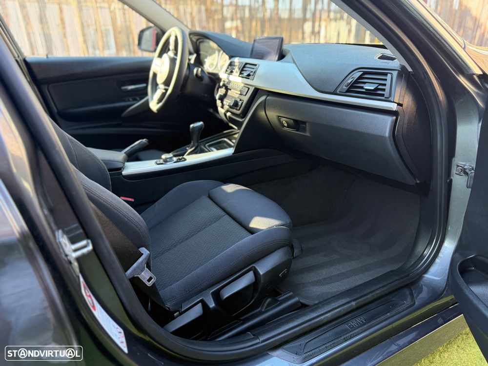 BMW 318 d Blue Performance Sport Line - 18