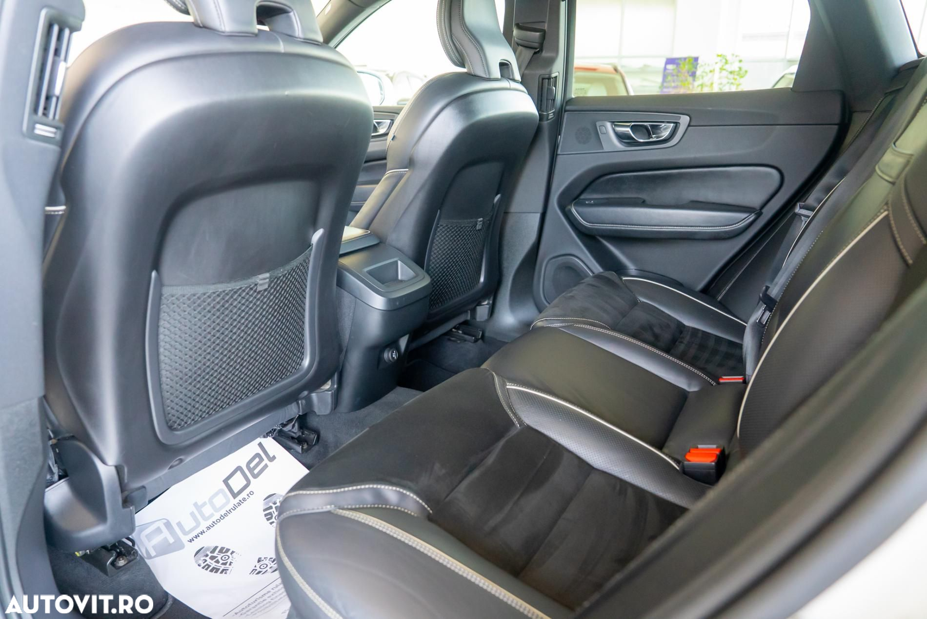 Volvo XC 60 D5 AWD R-Design - 19