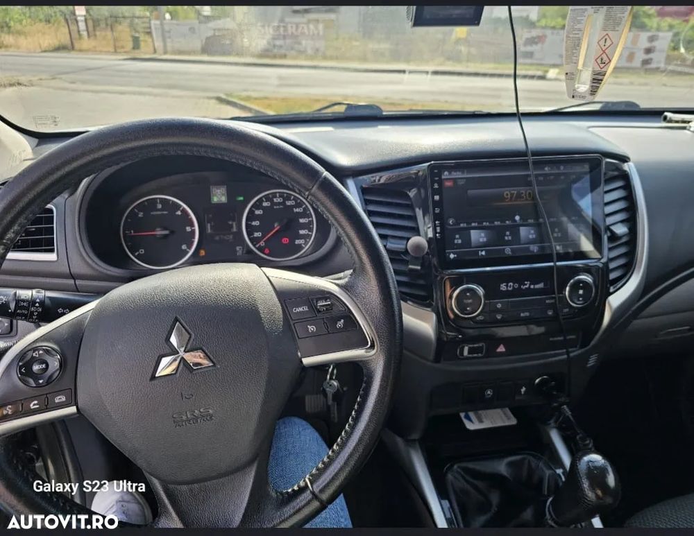 Mitsubishi L200 Double Cab 2.4 DI-D M/T Intense - 8
