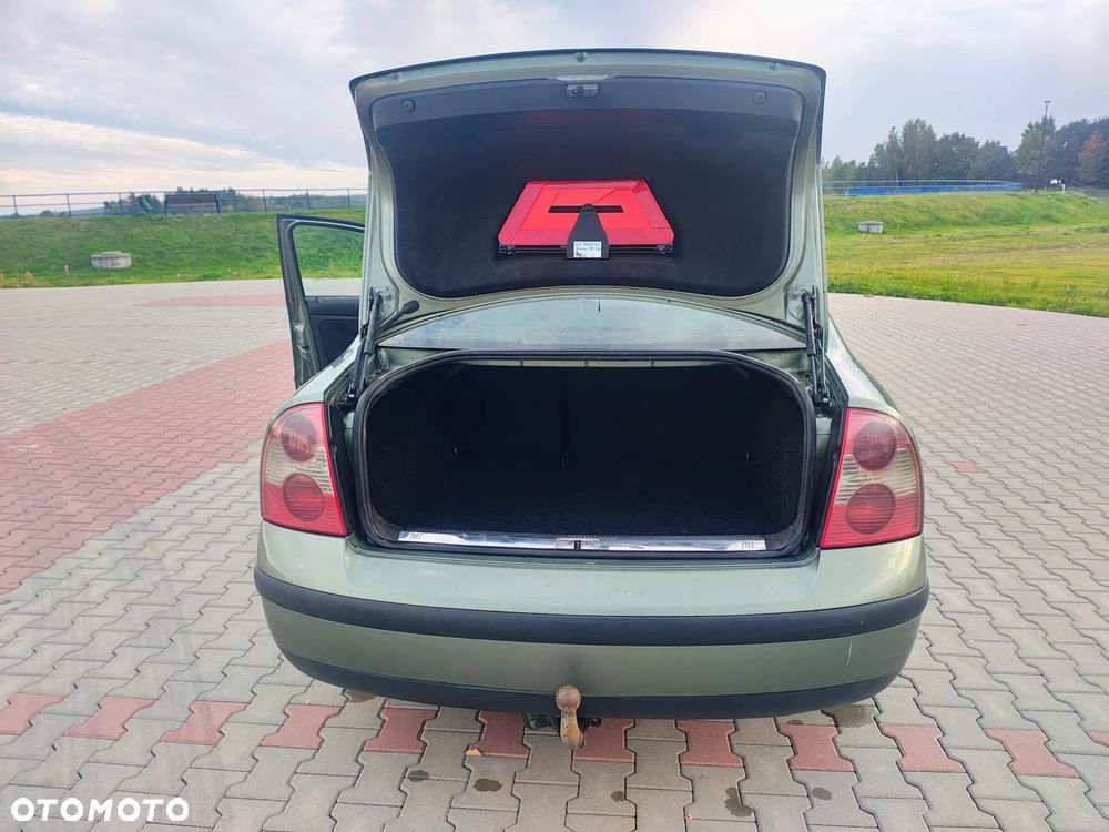 Volkswagen Passat - 11