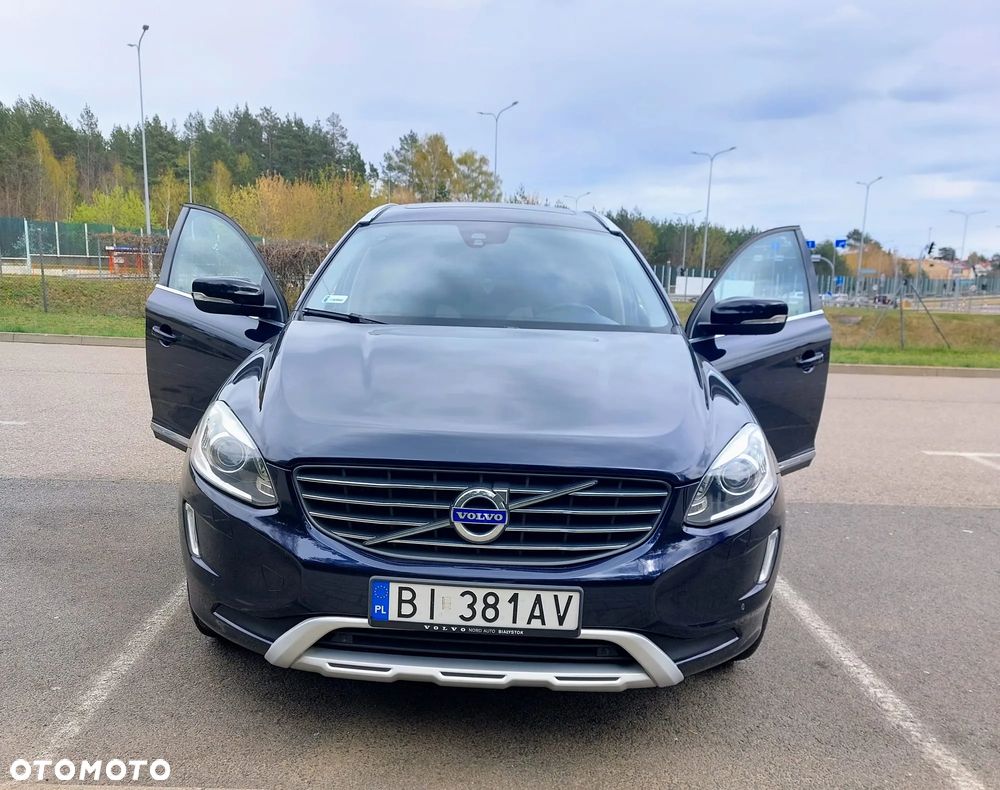 Volvo XC 60 T6 AWD Geartronic Momentum - 4