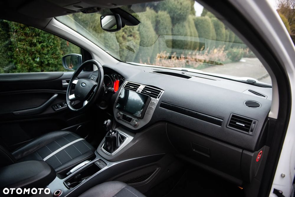 Ford Kuga 2.0 TDCi 4x4 Titanium - 37