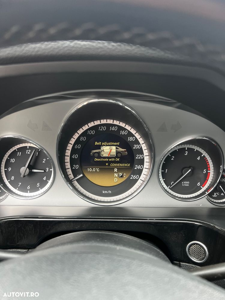 Mercedes-Benz E 220 CDI DPF BlueEFFICIENCY 7G-TRONIC Avantgarde - 31