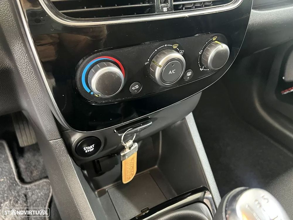 Renault Clio 0.9 TCe Limited Bi-Fuel - 14