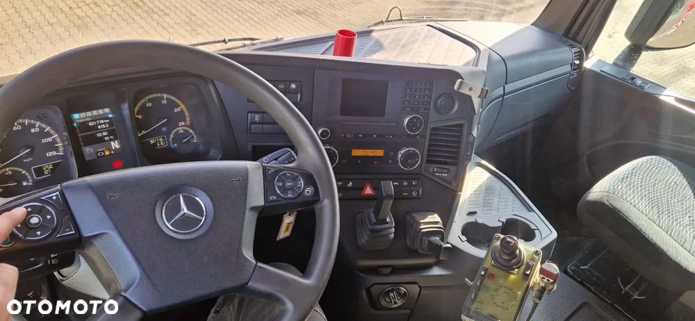 Mercedes-Benz AROCS 3263 - 8