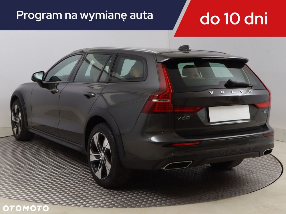 Volvo V60 Cross Country - 6
