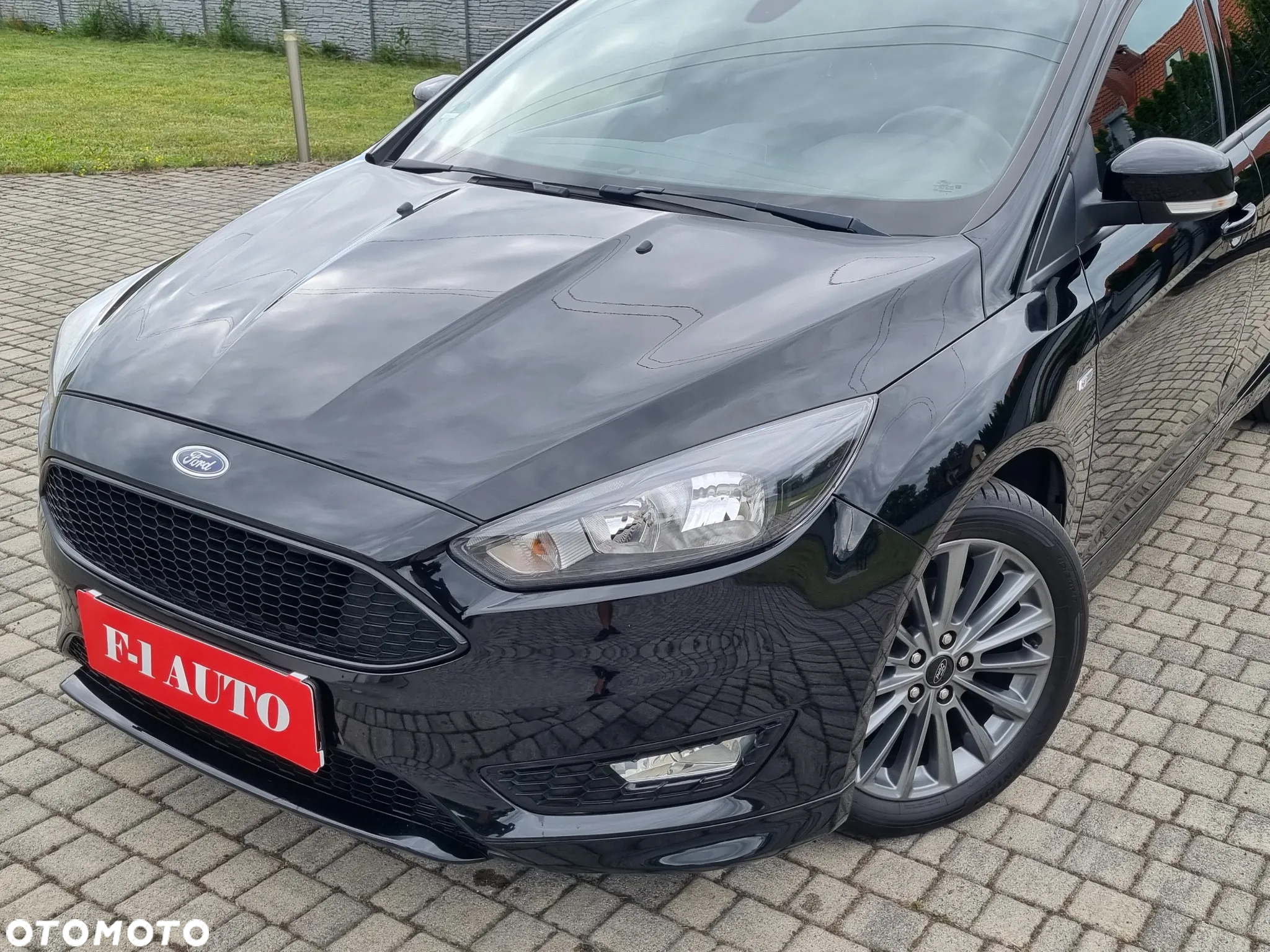Ford Focus 1.0 EcoBoost Start-Stopp-System ST-LINE X - 2