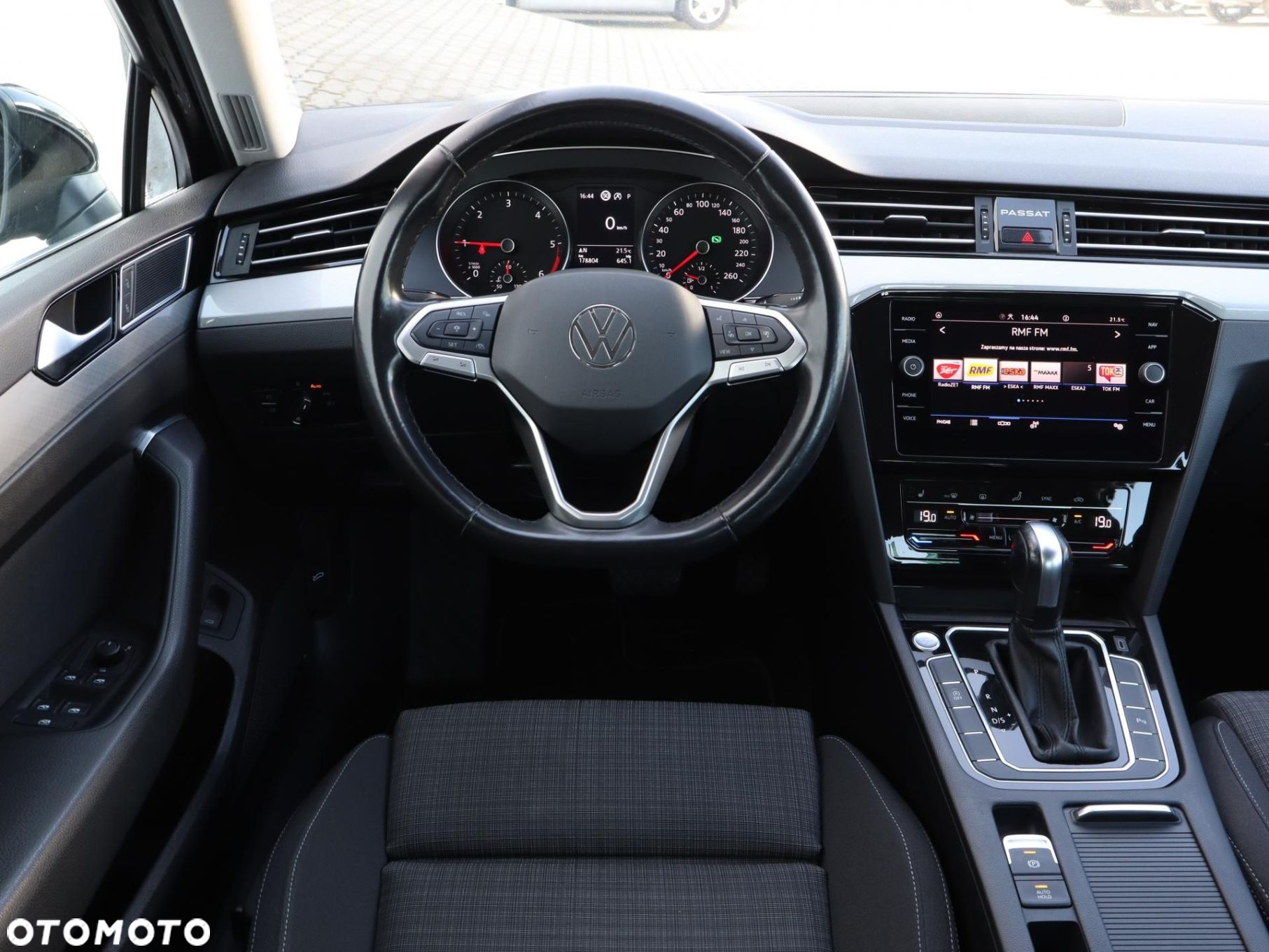 Volkswagen Passat - 9